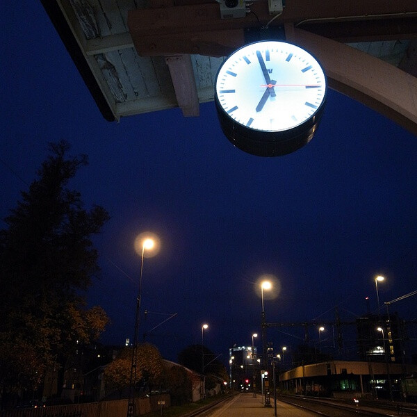 【4】每次看到时钟,总会算算你那边是什么时间了,你在做些什么