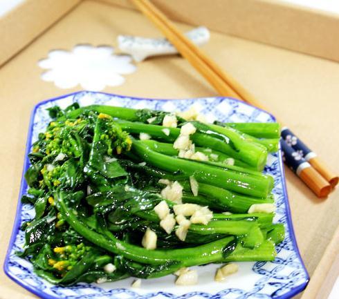 菜心(买回来的菜心切成两段,上面有花这段…-堆糖图片