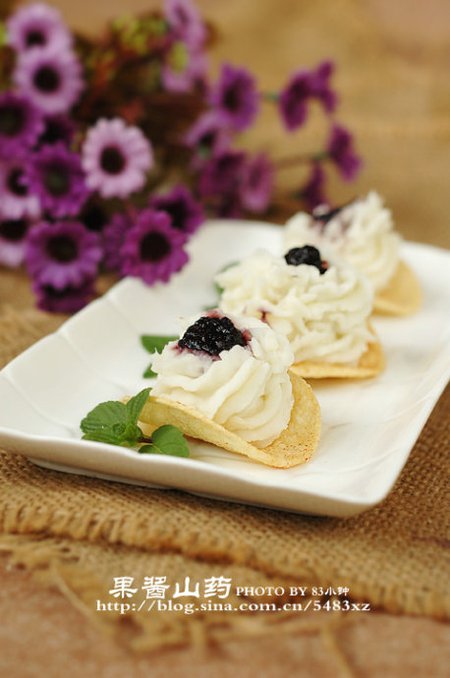 材料 山药 牛奶 薯片 蓝莓果酱 细砂糖 作法 1.