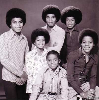 tito, jermaine及marlon共同组成了the jackson 5 (杰克森五兄弟)乐团