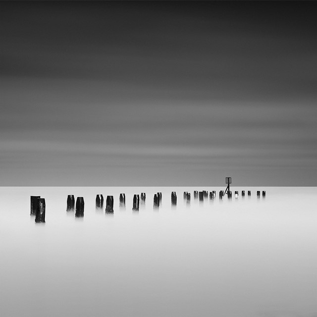 来自摄影师gavin dunbar的一组黑白极简主义的摄影作品.