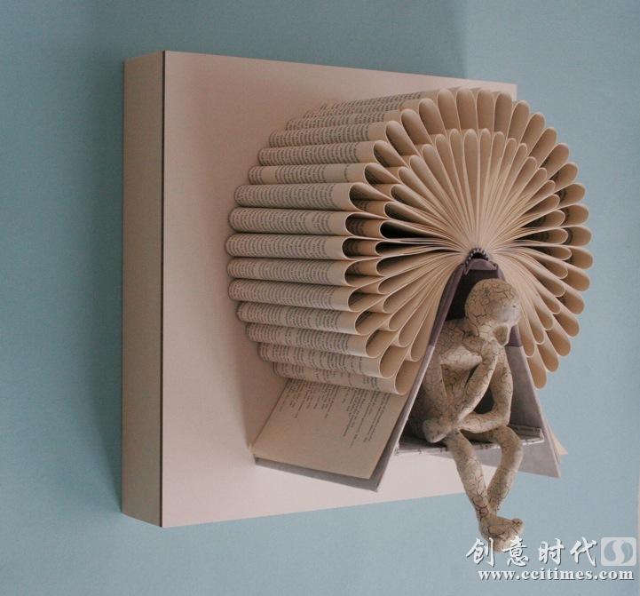 每个小细节包括折纸的雕塑和粘土的设计,都体现了设计师的技巧.