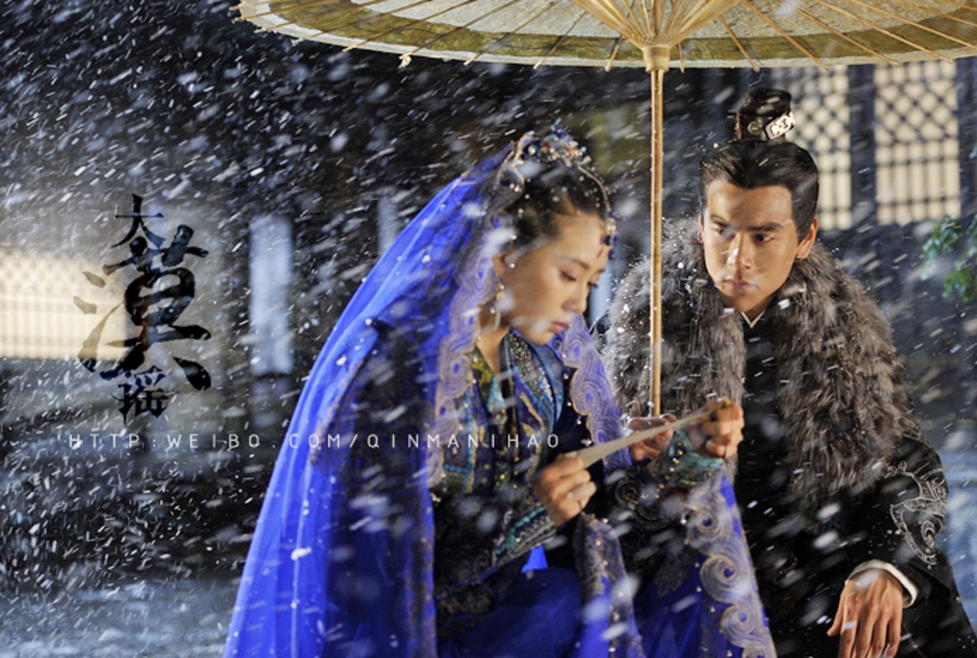 电视剧《香港谣》改编自桐华的同名小说,2006年出版;电视剧由李国立大漠办公室的电视剧图片