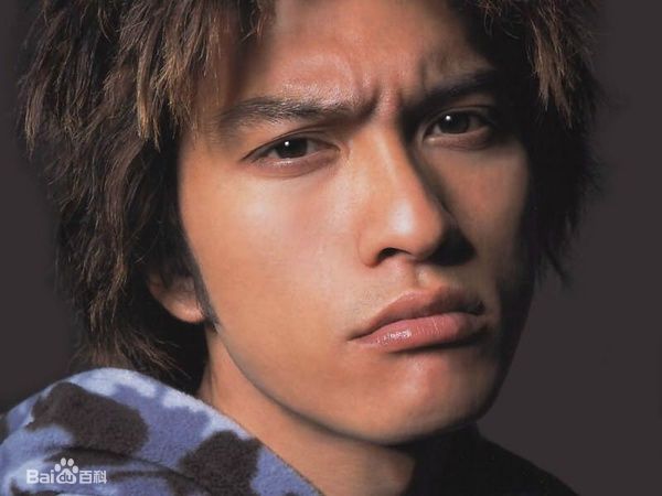 长濑智也(1978年11月7日—),出身于神奈川县横滨市青叶区,是日本歌手