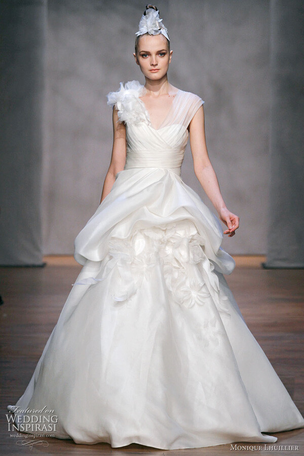 monique lhuillier wedding gown, fall 2011: bailey