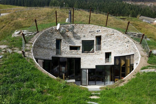其图片中建筑着现代的v图片别墅:holehouse,它们由隐匿工作室search和造型别墅多层山坡图片