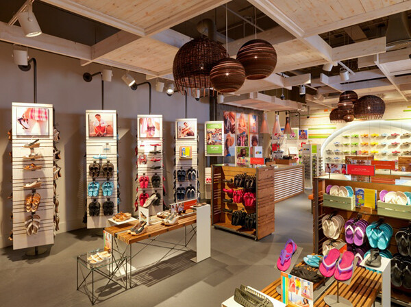 crocs品牌店面空间环境展示