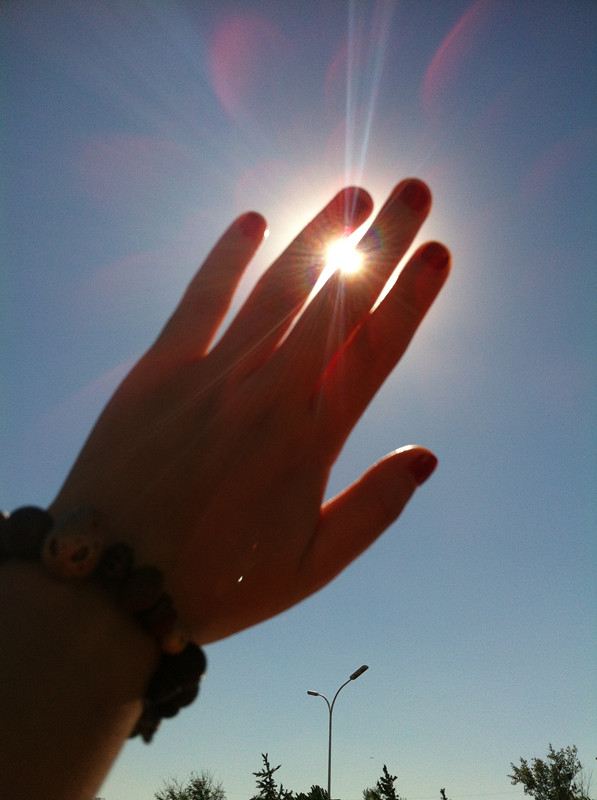 手指间的一抹阳光图片图片