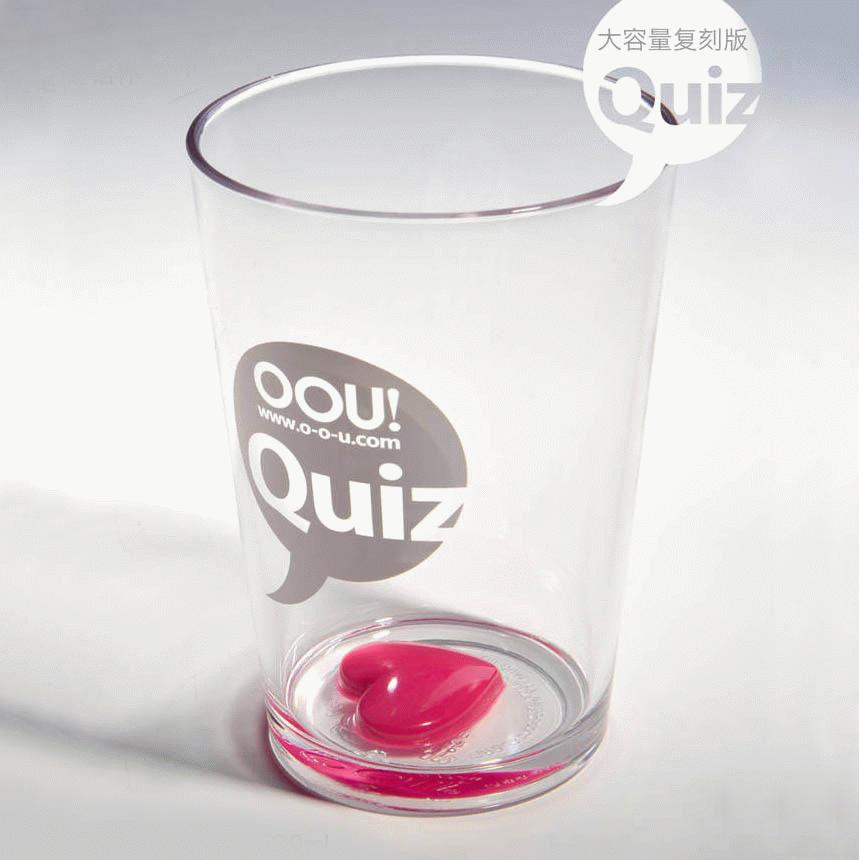 优质的pc材料,营造出晶莹剔透的玻璃质感,杯底内饰则以装嵌方式固定