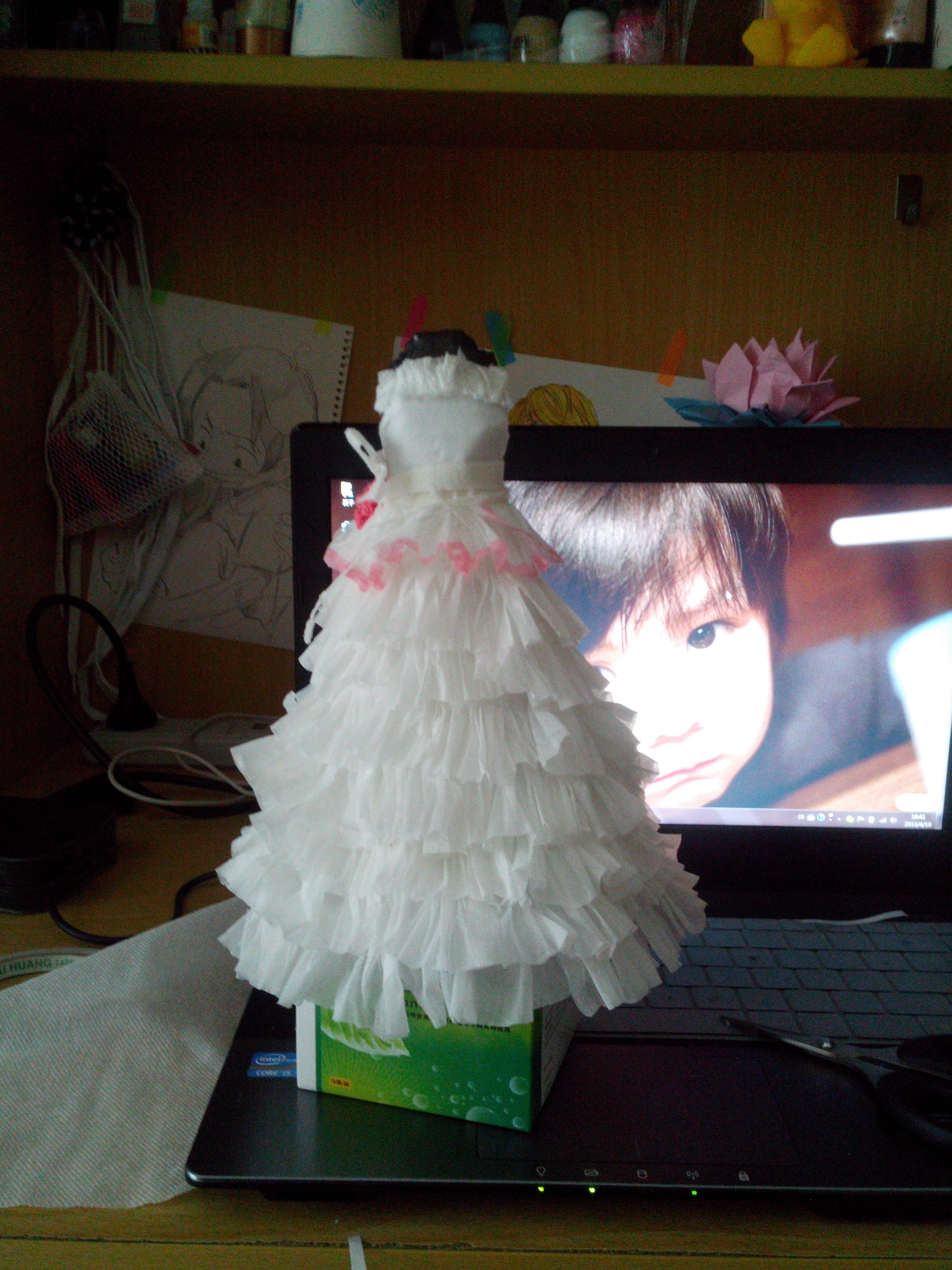 用卫生纸做的婚纱简单图片