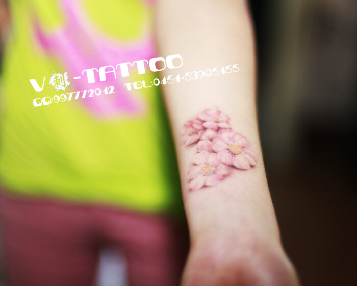 tattoo首席纹身师 阿v作品 清新类风格作品 桃花 恢复后效果 女孩纹身