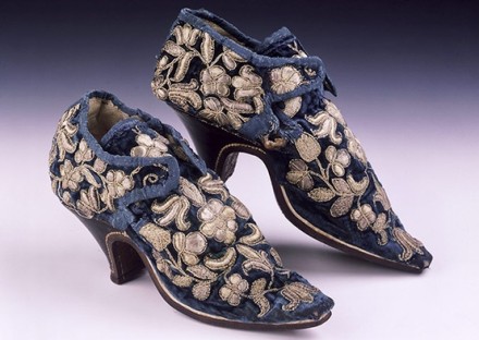 洛可可时期鞋图片