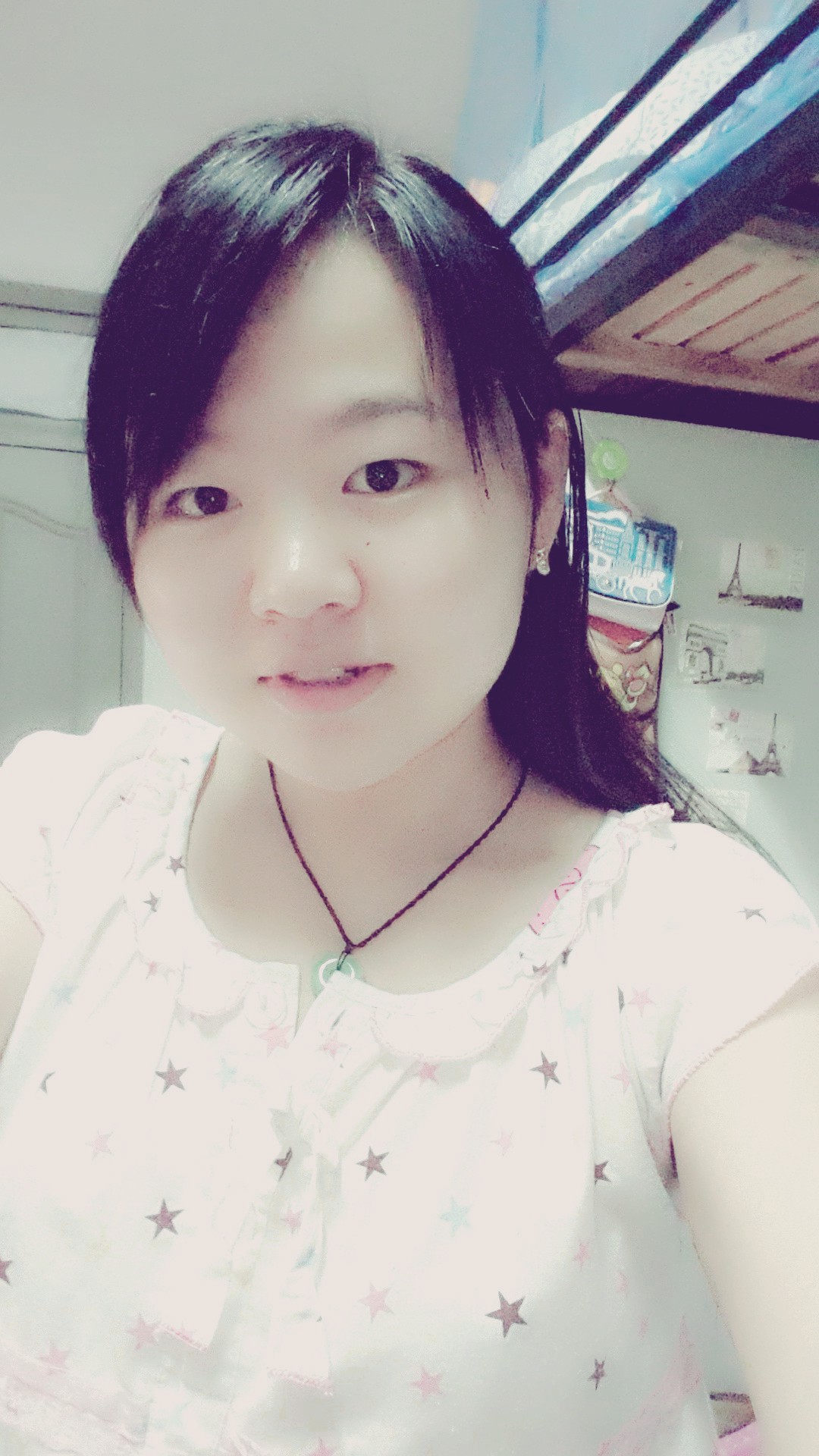 臭美,穿情趣也要睡袍的自拍货到付款内睡衣图片