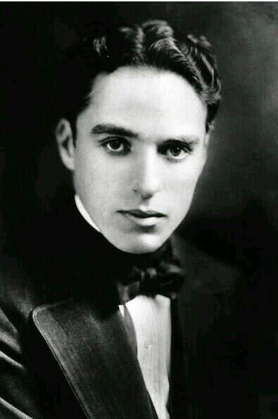 卓别林取下胡子好帅!