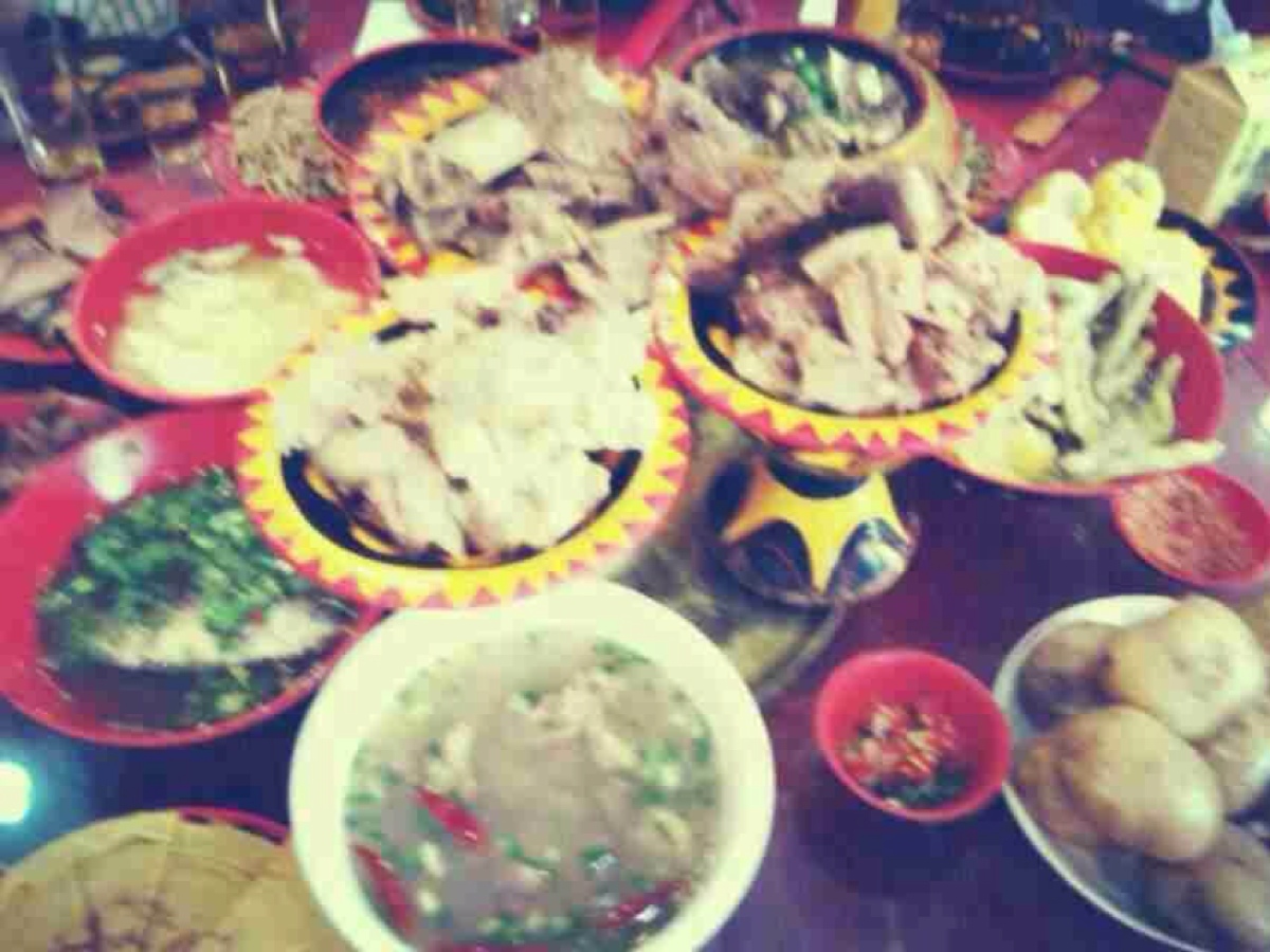 彝族餐 