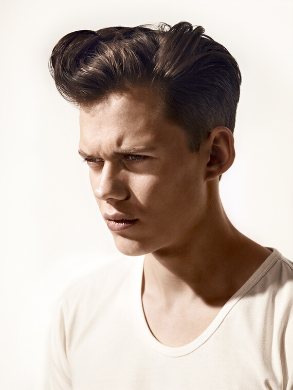 bill skarsgard 比尔·斯卡斯加德