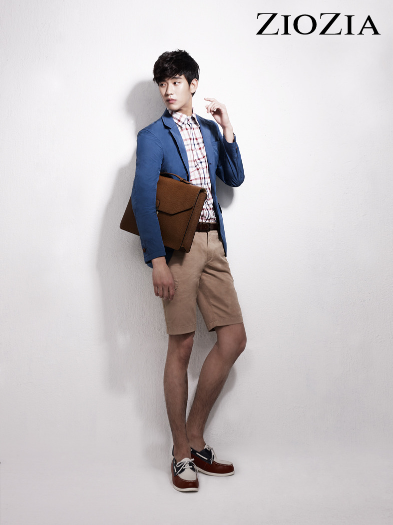 金秀贤 ziozia广告 2012,秀贤从2012年开始代言韩国顶级男装品牌,今年