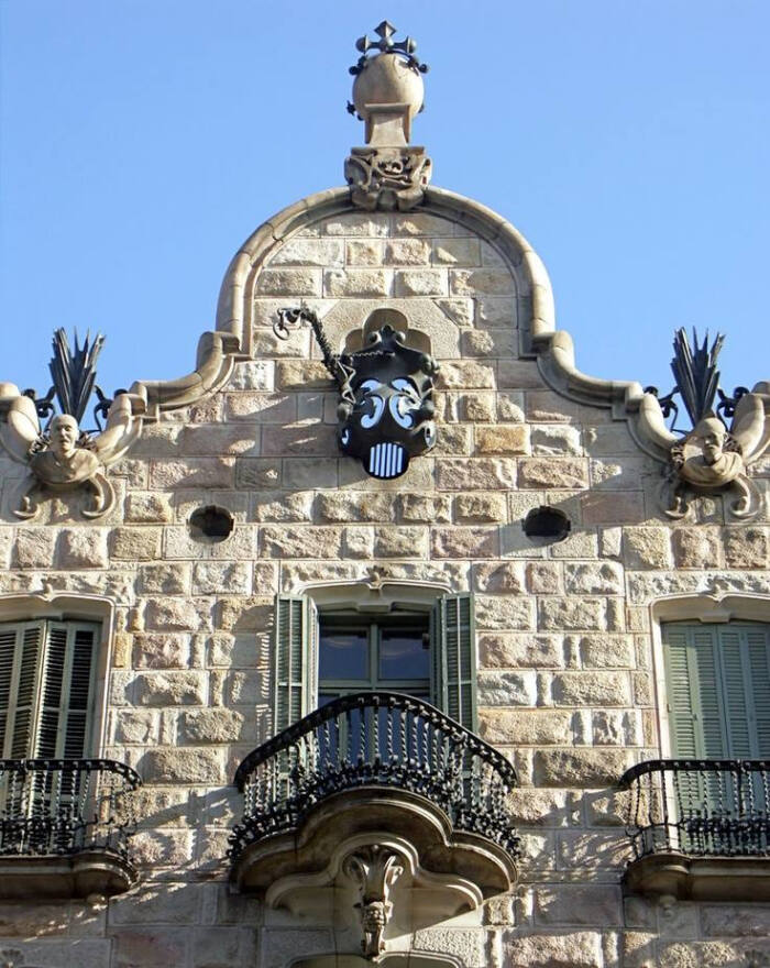 卡尔维特之家casa calvet 可以话系最保守嘅建筑,估唔到竟然曾经拎唔