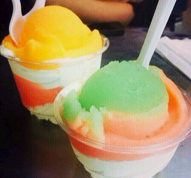 彩虹夹层冰淇淋 颜色部分都是果汁做出来的
