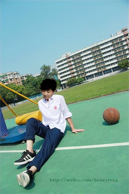 王俊凯 学院风