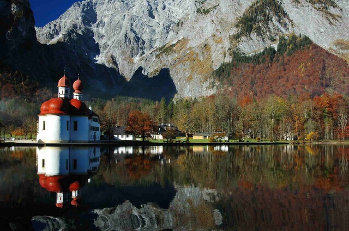 konigsee 美丽的国王湖是德国最深和最干净的湖泊,该湖位于德国