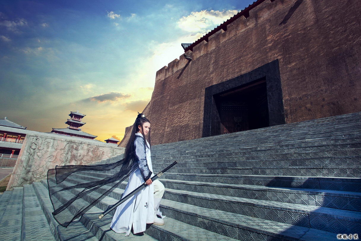 英姿飒爽,侠骨仁心;颠倒众生;唯美凌厉