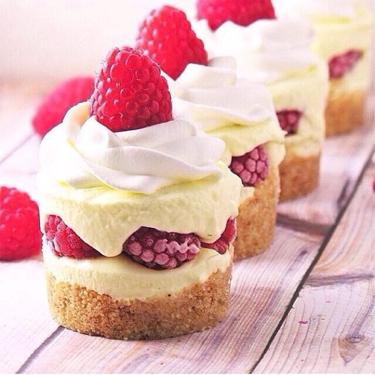 任何有关草莓的甜食,都会让人欲罢不能[花心]