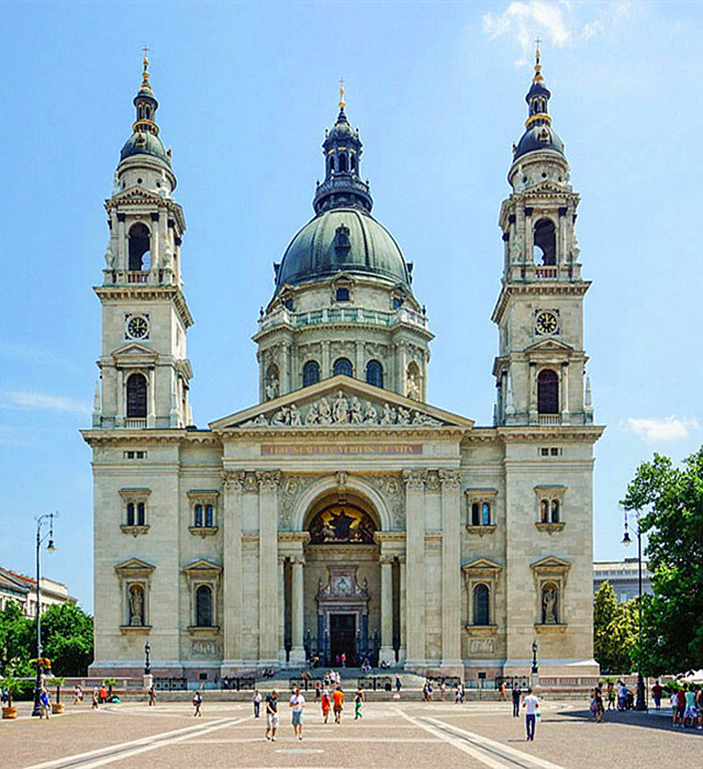 匈牙利首都布达佩斯的圣斯蒂芬大教堂