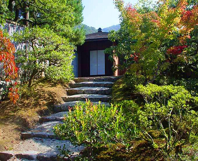 修学院离宫(しゅがくいんりきゅう)是位在京都市左京区比睿山麓的宫内