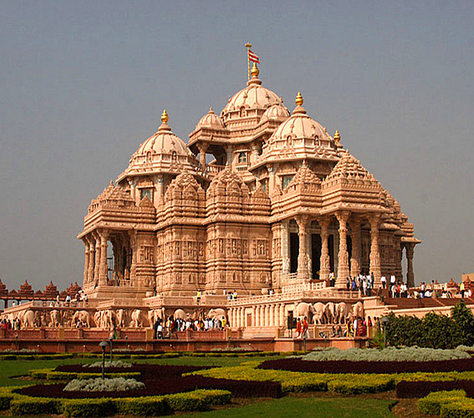 阿克沙尔达姆神庙作为最大的印度教寺庙建筑群而载入吉尼斯纪录