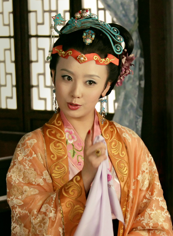 半为怜春半恼春