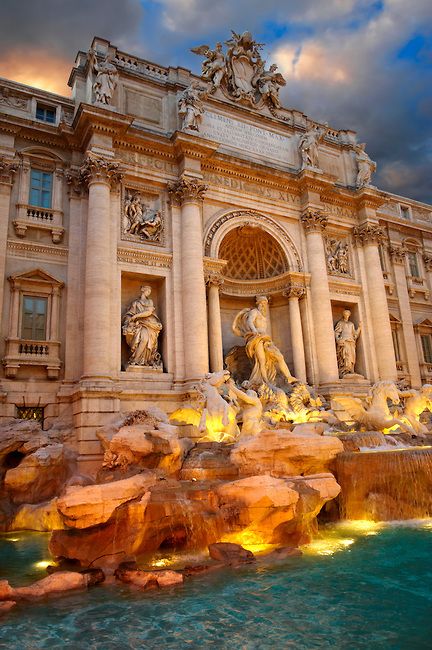 fontana di trevi, rome, italy.