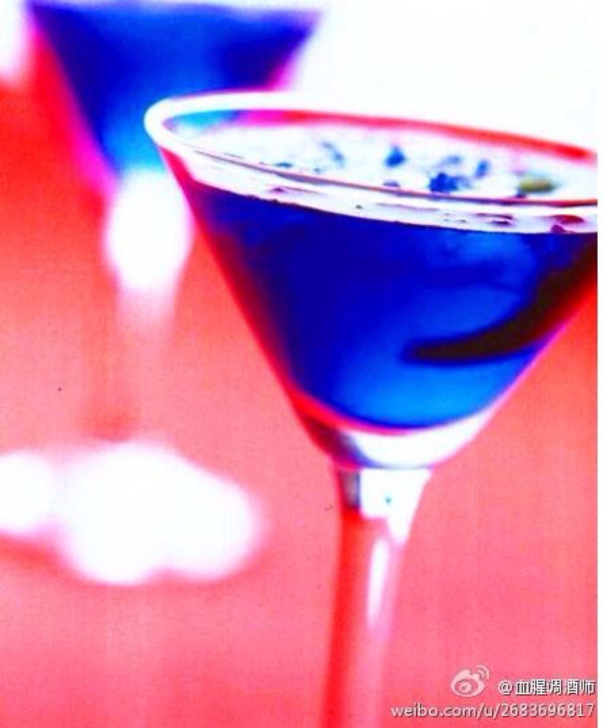 【蓝色星期一blue monday cocktail】材料:金酒(琴酒)1.