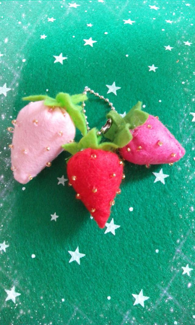 不织布草莓挂件