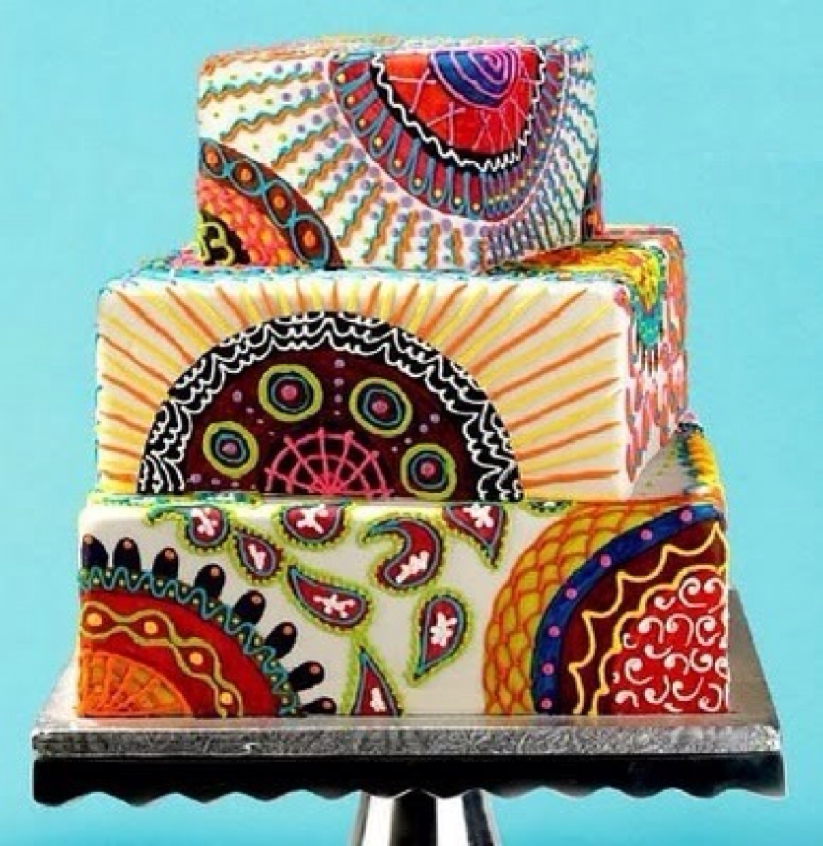 【彩绘婚礼蛋糕】甜品专家以蛋糕作为他们创作的素材,将他们的绘画