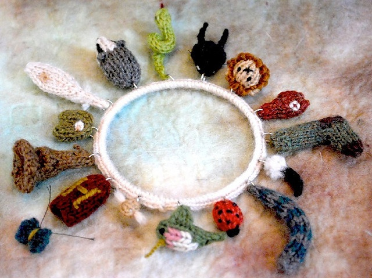 童趣毛线编织手链.