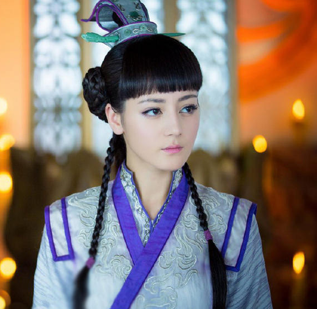 奇谭里那个天真善良的小师妹,眼里除了大师兄就一心护着屠苏的芙蕖