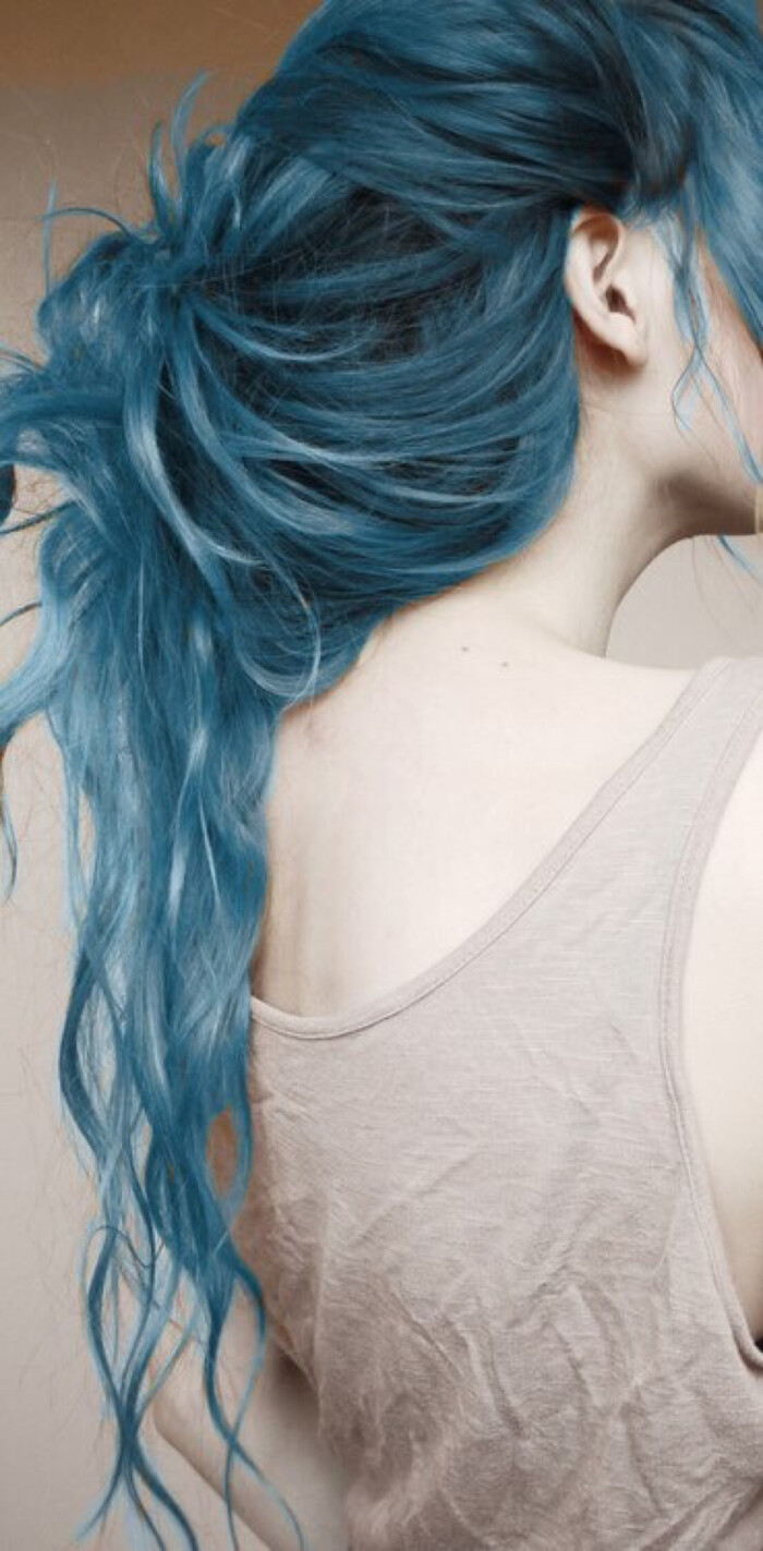 灰蓝色头发效果图图片