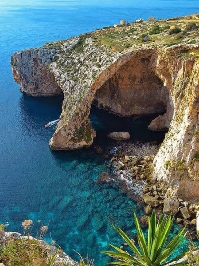 the blue grotto-malta 马耳他 蓝洞 海岛