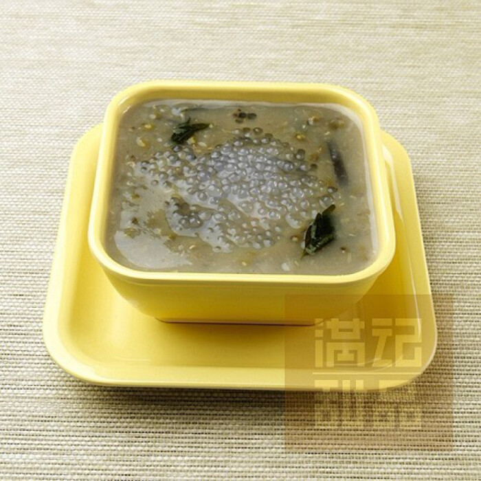 绿豆沙配西米露