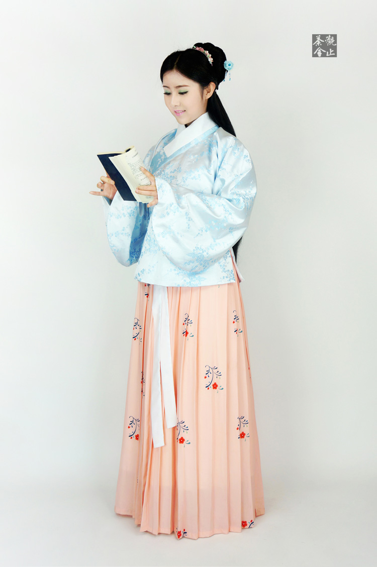 【观止茶舍】玉清 明制袄裙 梅花织锦缎印花小花枝 汉服女装短袄