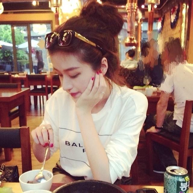 女生头像 by萱萱姐姐爱小鹿