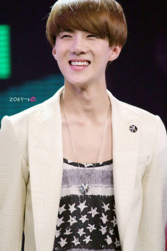 最喜欢小奶包笑起来弯弯的月牙眼了!