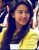 [cp]@4pm月饼饼: #刘亦菲# #电影夜孔雀# 萌萌哒包子爱笑,爱喝水,爱小