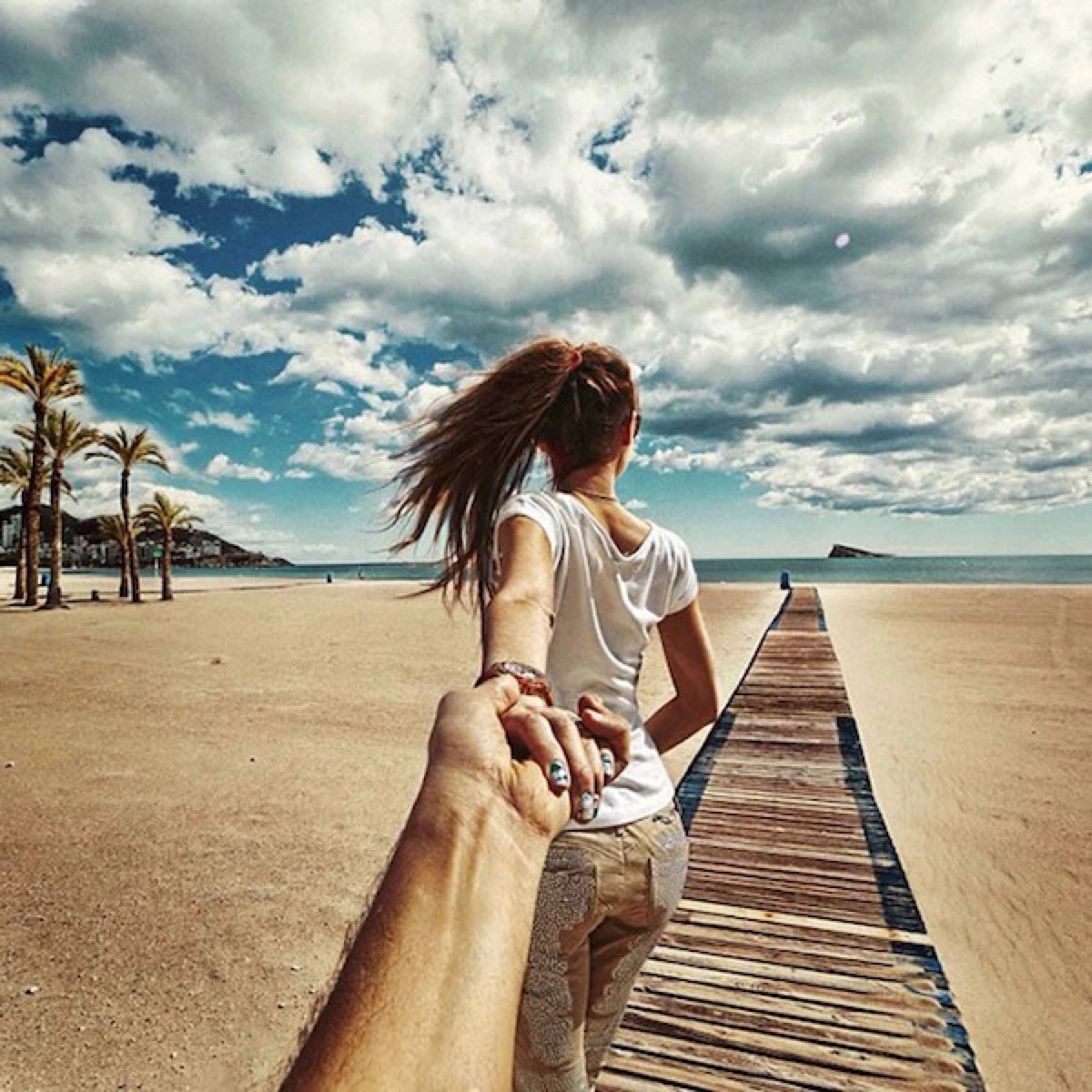 murad osmann,《follow me》#摄影 #情侣 #旅行 #牵手 #头像