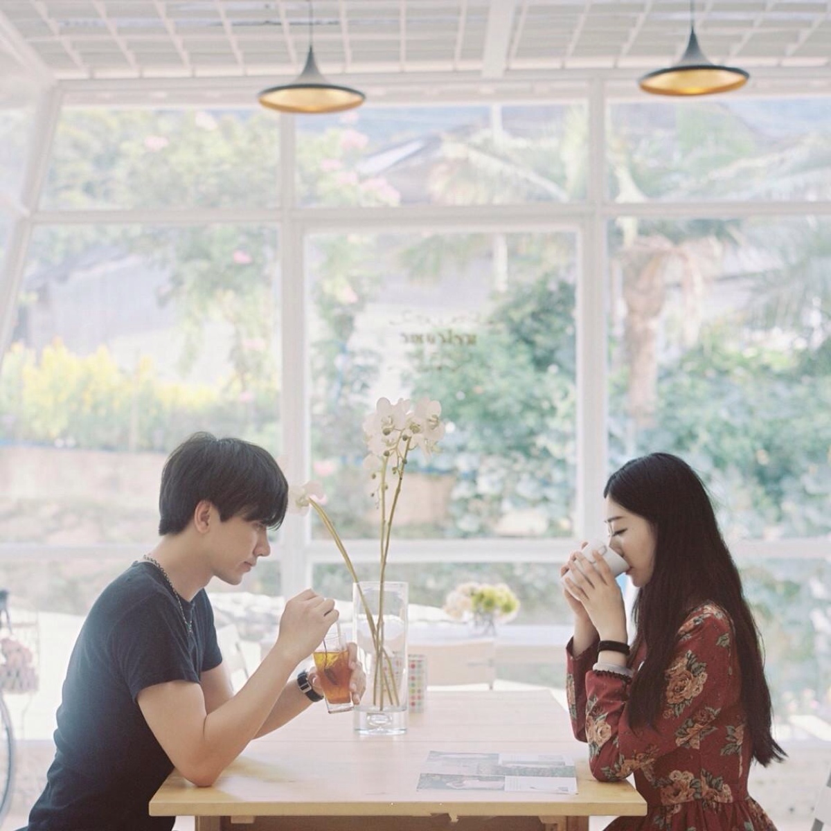 情侣头像 双人头 岁月里你很干净 比水淡 比酒清