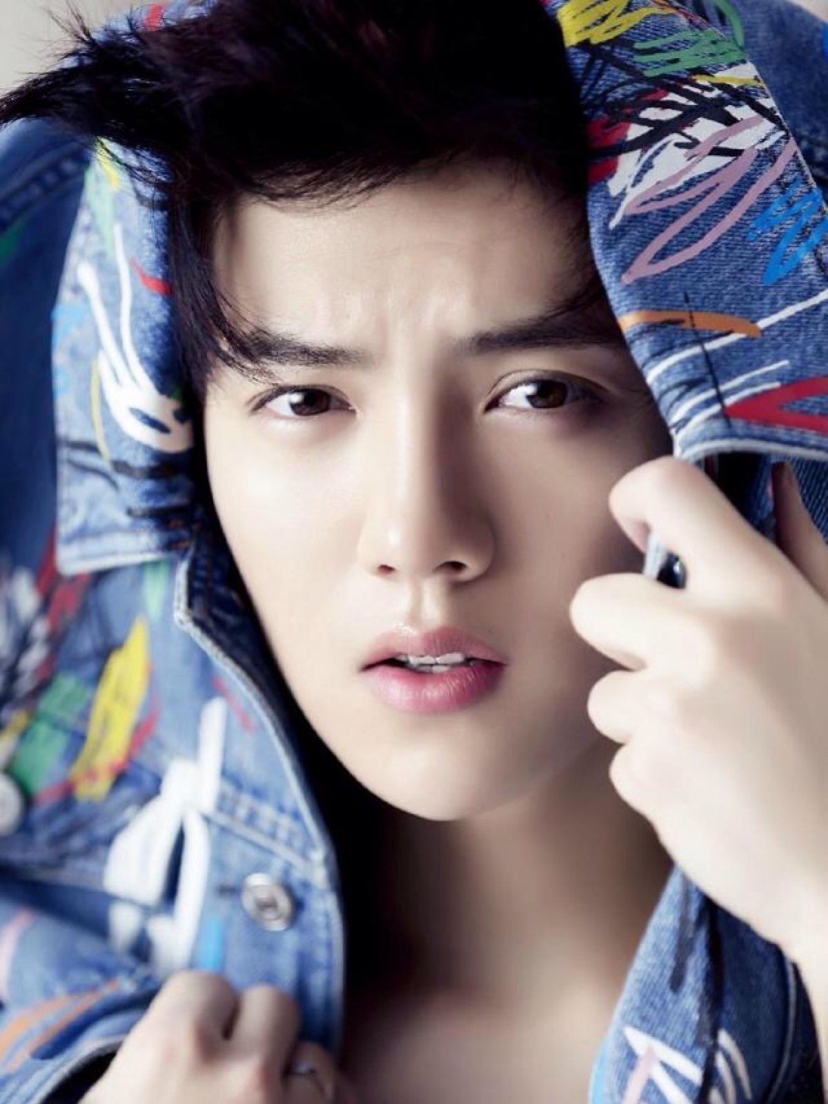 【鹿晗 《elle》写真】 壁纸 明星 帅哥 exo 服饰 男神 画报 封面