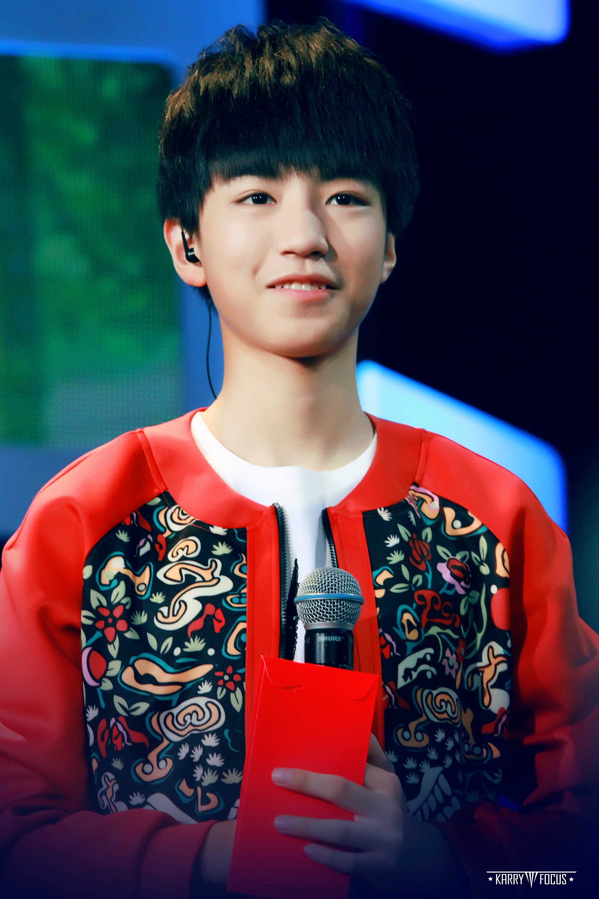 tfboys王俊凯 20150211 央视网络春晚直播现场