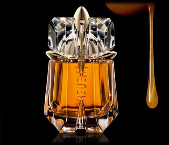 前调:印度茉莉,焦糖 中调:克什米尔羊毛,阳光味道 尾调700_601