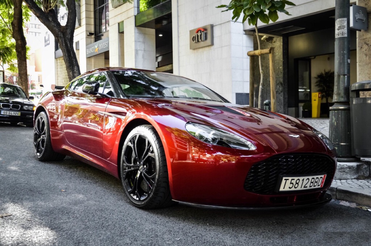 阿斯顿马丁aston martin v12 zagato